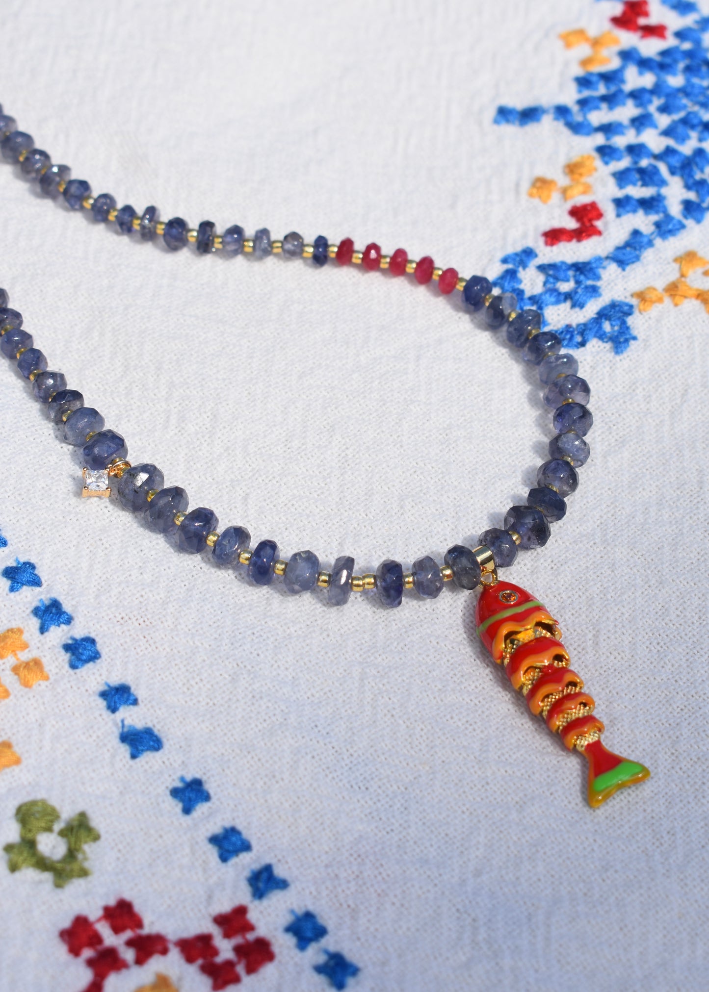 Iolite Peixe necklace